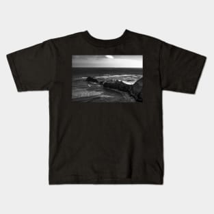 Whitby Coastline and cliffs Kids T-Shirt